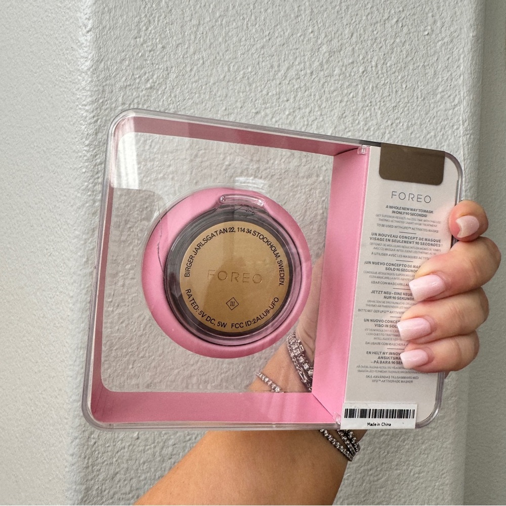 NEW FOREO UFO Face Mask Treatment,Full LED Spectrum & Red Light Therapy For Face - Picture 8 of 8